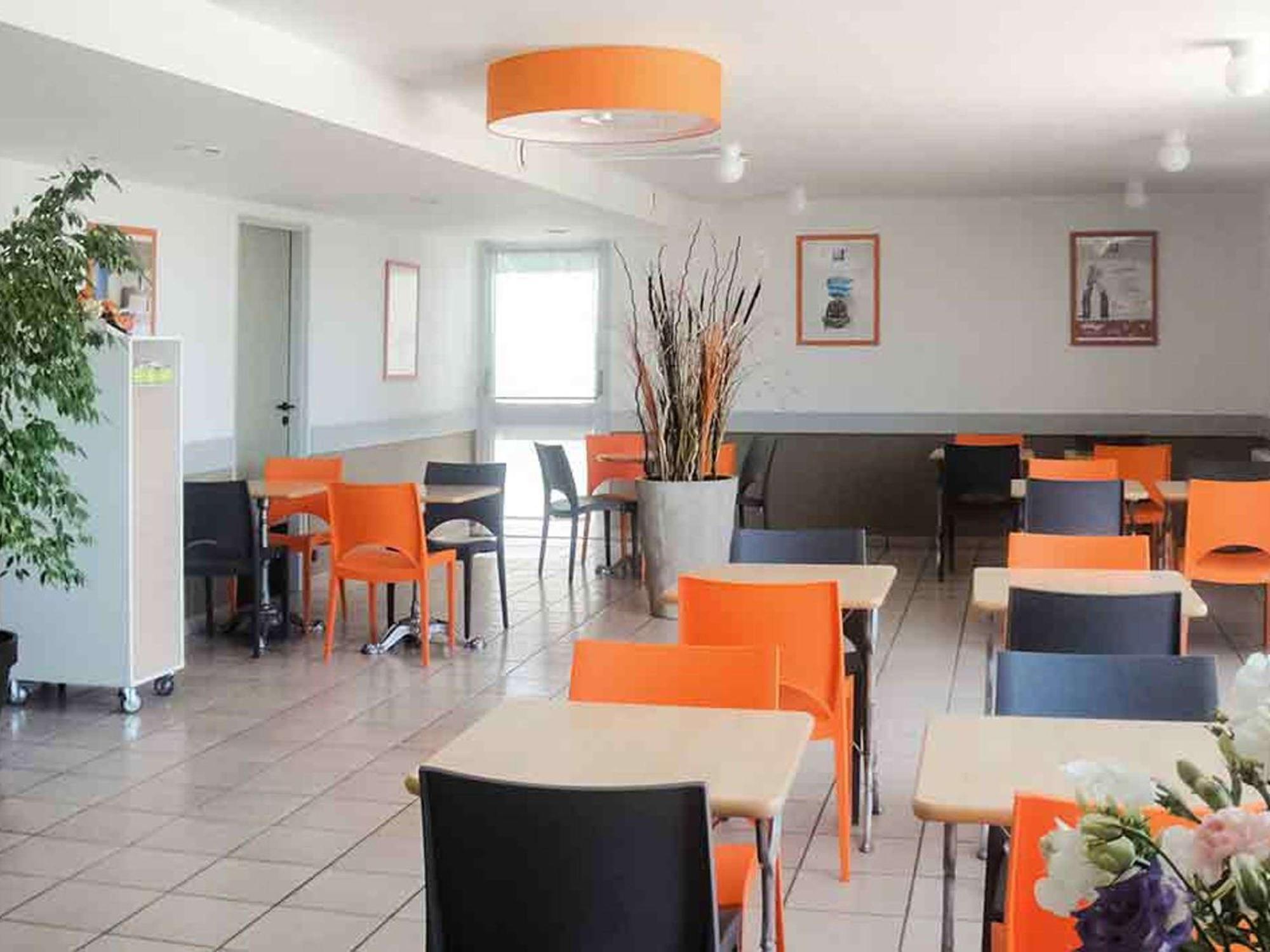 ibis budget Châtellerault Nord Hotel Buitenkant foto