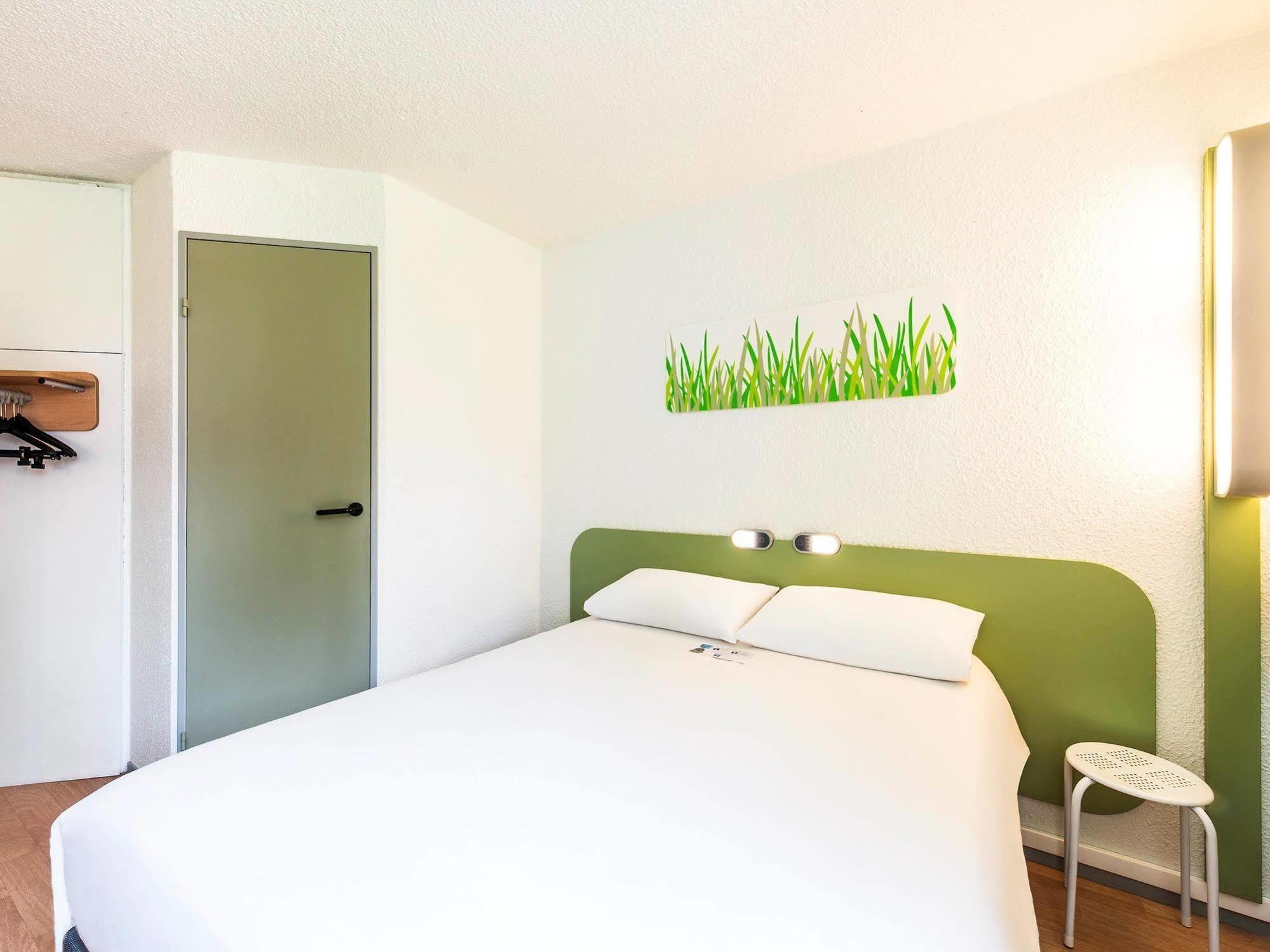 ibis budget Châtellerault Nord Buitenkant foto