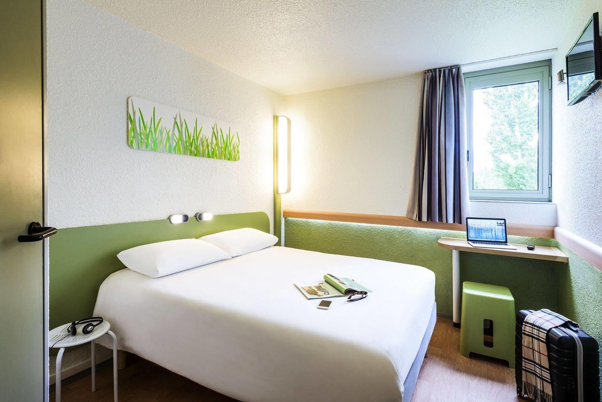 ibis budget Châtellerault Nord Buitenkant foto